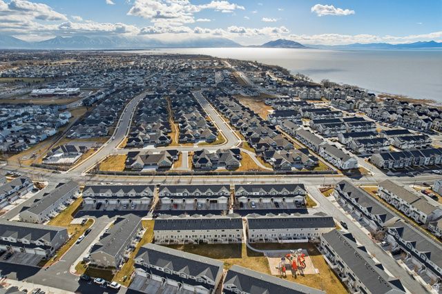 212 W WHITEWATER DR, Vineyard, UT 84059