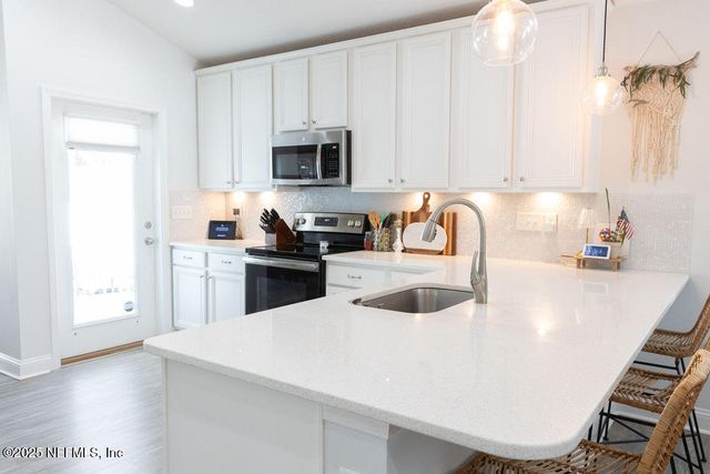 2135 FAIRWAY VILLAS Drive, Jacksonville, FL 32233