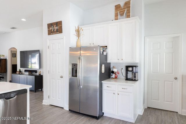 2135 FAIRWAY VILLAS Drive, Jacksonville, FL 32233