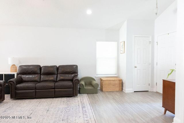 2135 FAIRWAY VILLAS Drive, Jacksonville, FL 32233