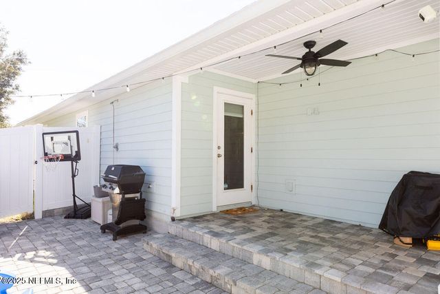 2135 FAIRWAY VILLAS Drive, Jacksonville, FL 32233