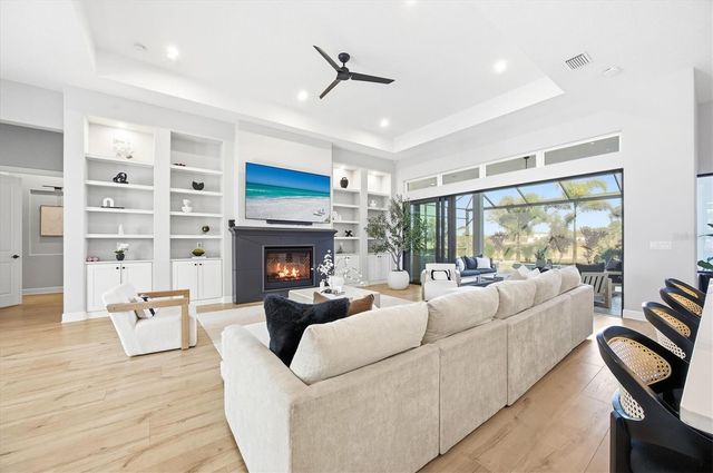 15013 MONTELLO WAY, Bradenton, FL 34211