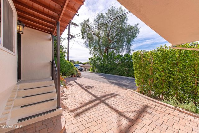 5076 Escobedo Drive, Woodland Hills, CA 91364