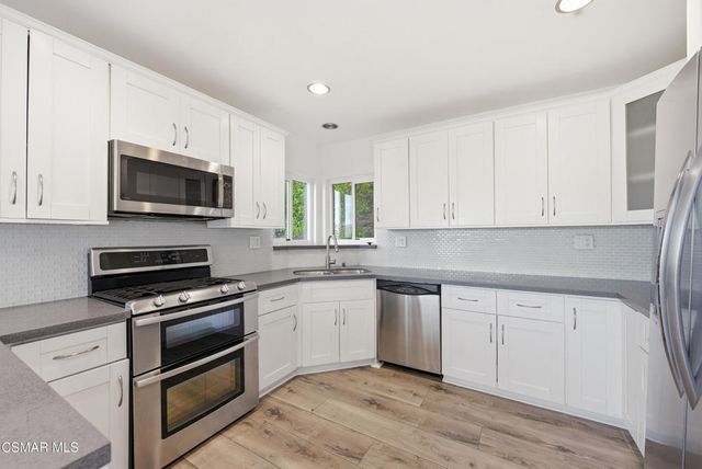 5076 Escobedo Drive, Woodland Hills, CA 91364