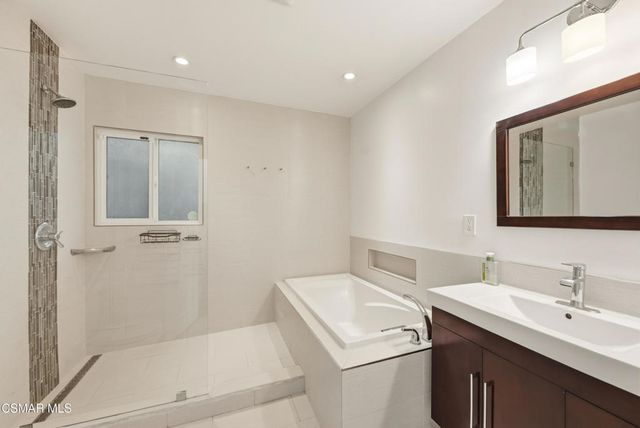 5076 Escobedo Drive, Woodland Hills, CA 91364