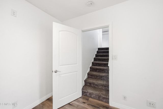 5076 Escobedo Drive, Woodland Hills, CA 91364