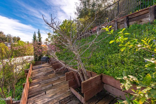 5076 Escobedo Drive, Woodland Hills, CA 91364