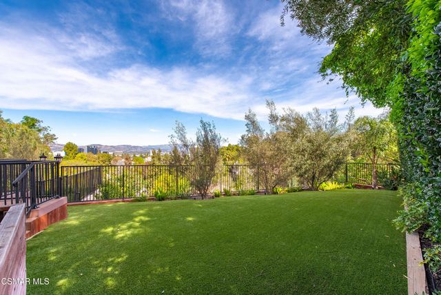 5076 Escobedo Drive, Woodland Hills, CA 91364