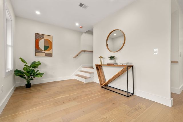 25 Francis St 2, Watertown, MA 02472