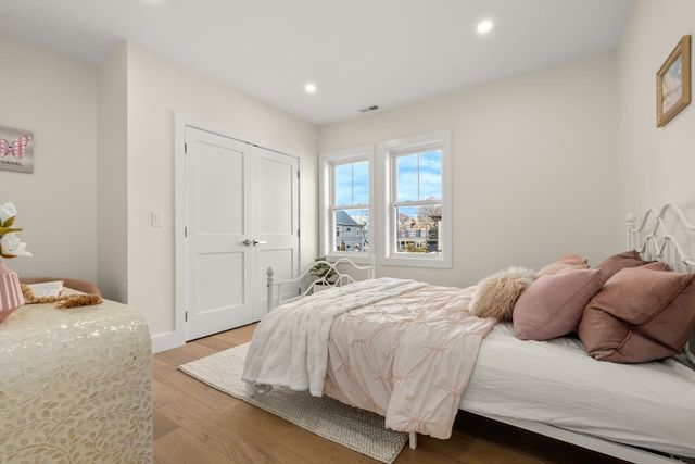 25 Francis St 2, Watertown, MA 02472