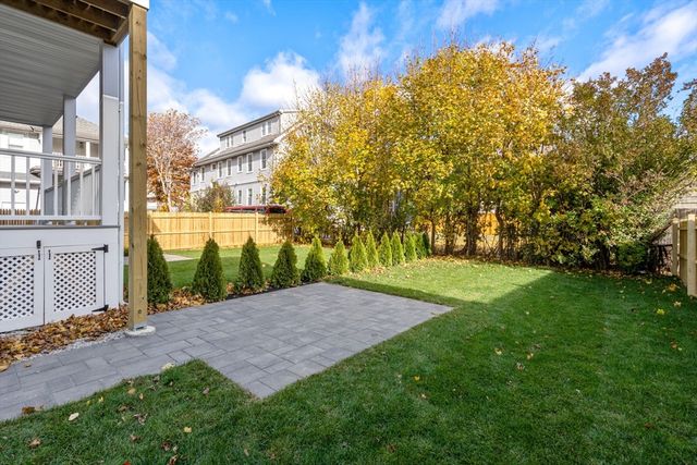 25 Francis St 2, Watertown, MA 02472