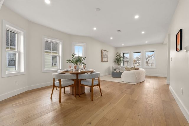 25 Francis St 2, Watertown, MA 02472