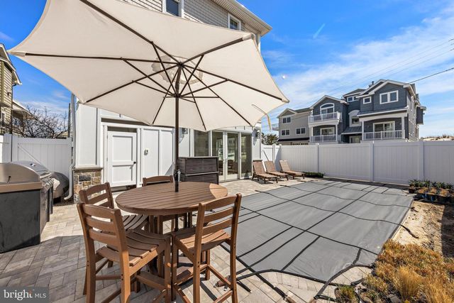 22 S 1ST ST, Surf City, NJ 08008