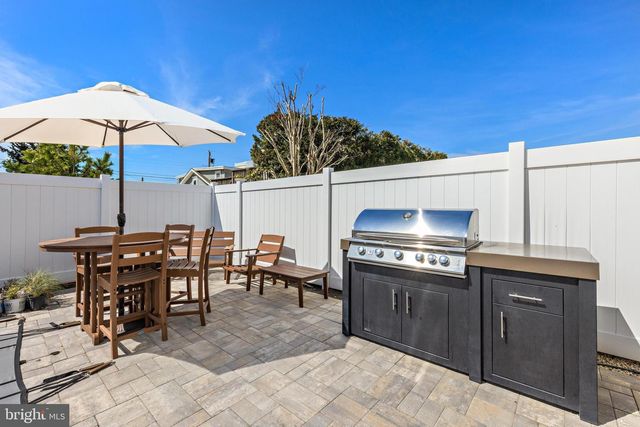 22 S 1ST ST, Surf City, NJ 08008