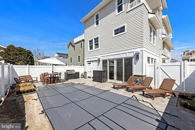 22 S 1ST ST, Surf City, NJ 08008