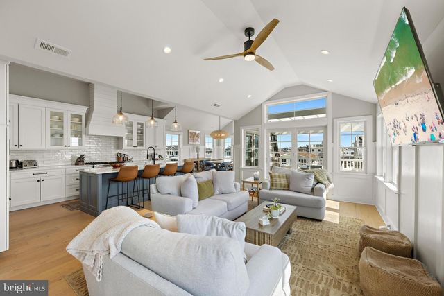 22 S 1ST ST, Surf City, NJ 08008