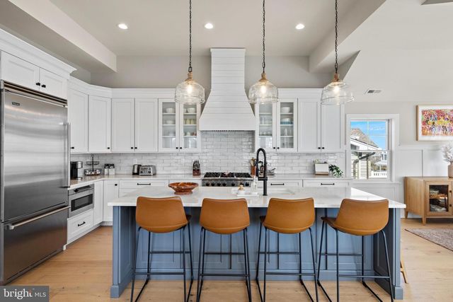 22 S 1ST ST, Surf City, NJ 08008