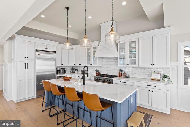 22 S 1ST ST, Surf City, NJ 08008