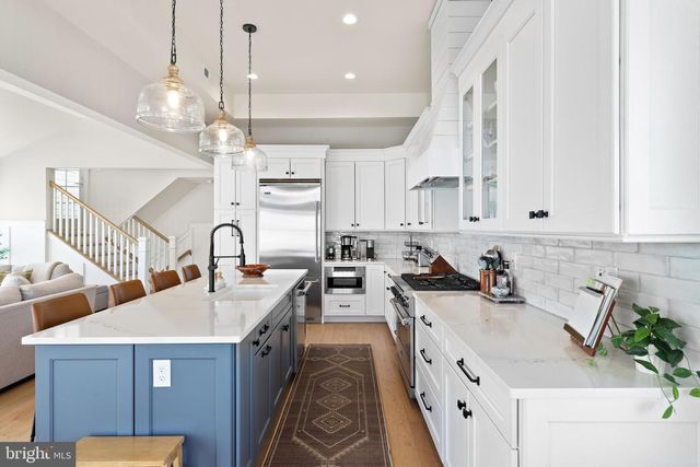 22 S 1ST ST, Surf City, NJ 08008