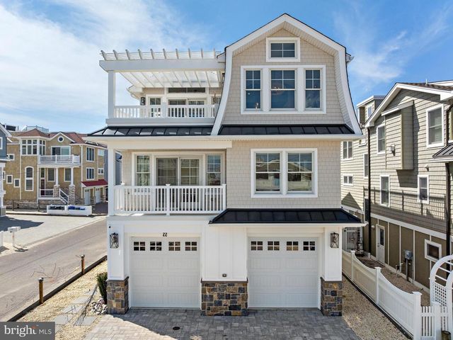 22 S 1ST ST, Surf City, NJ 08008