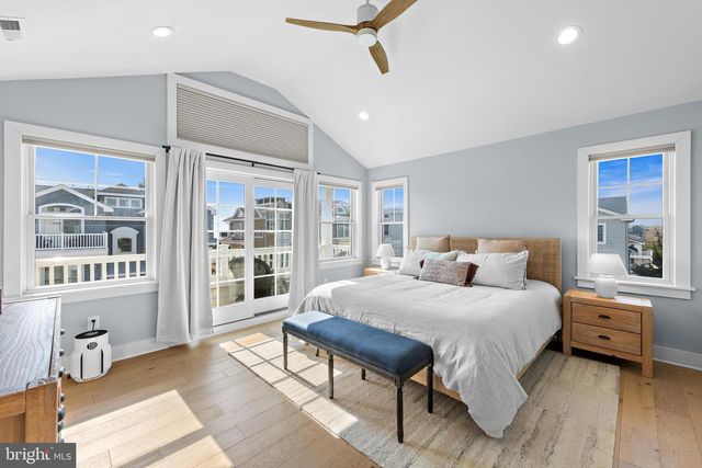 22 S 1ST ST, Surf City, NJ 08008