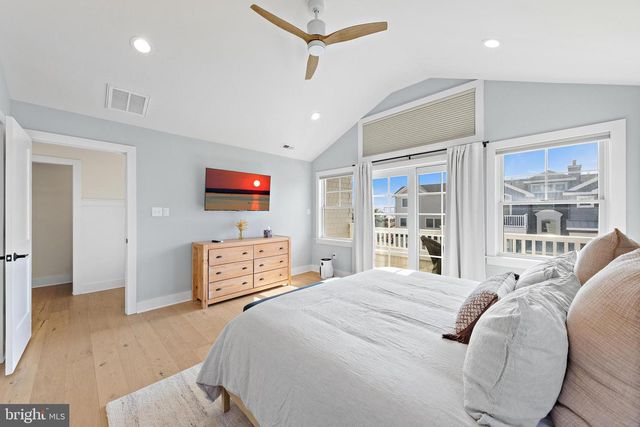 22 S 1ST ST, Surf City, NJ 08008