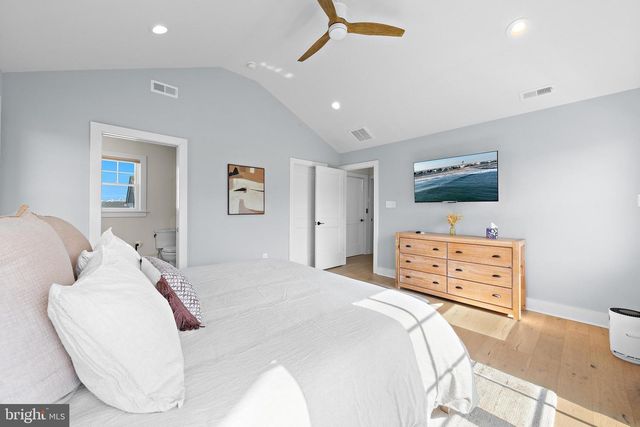 22 S 1ST ST, Surf City, NJ 08008