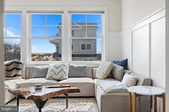 22 S 1ST ST, Surf City, NJ 08008