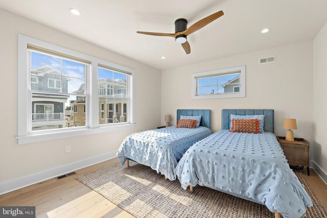22 S 1ST ST, Surf City, NJ 08008