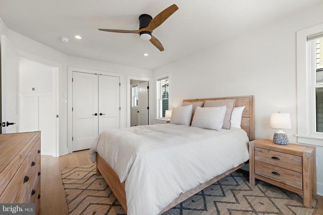 22 S 1ST ST, Surf City, NJ 08008