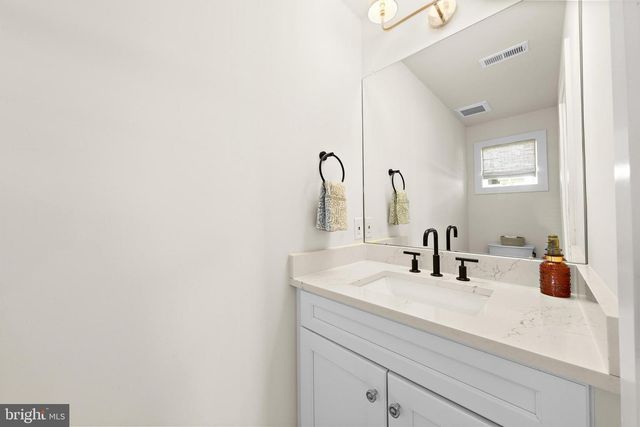 22 S 1ST ST, Surf City, NJ 08008