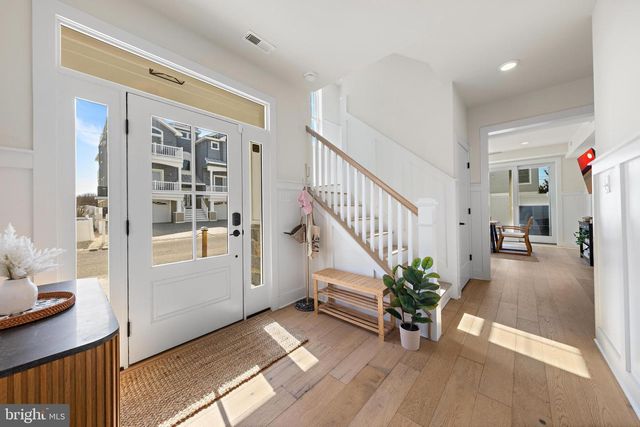 22 S 1ST ST, Surf City, NJ 08008