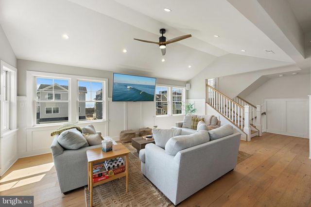 22 S 1ST ST, Surf City, NJ 08008