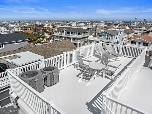 22 S 1ST ST, Surf City, NJ 08008