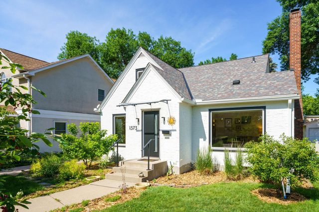 1373 Avon Street N, Saint Paul, MN 55117