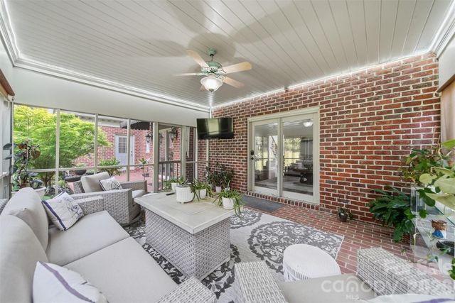 4225 3rd Street NW, Hickory, NC 28601