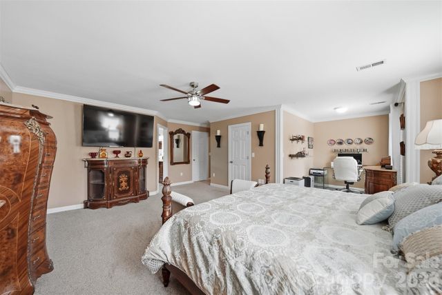 4225 3rd Street NW, Hickory, NC 28601