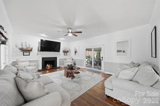 4225 3rd Street NW, Hickory, NC 28601