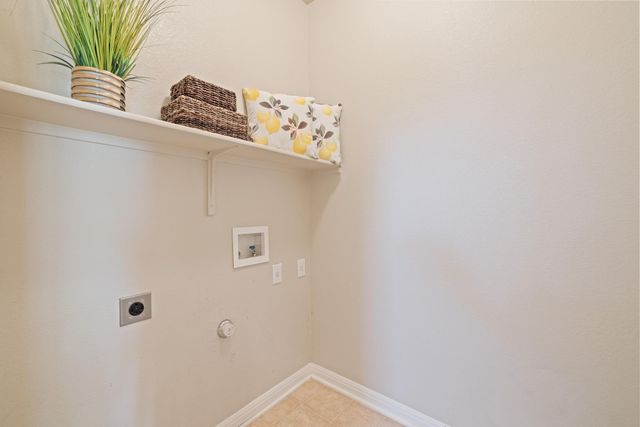 1115 Henderson DR, Leander, TX 78641