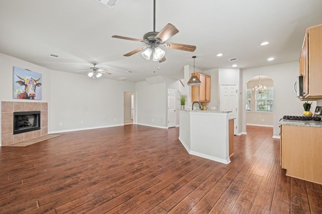 1115 Henderson DR, Leander, TX 78641