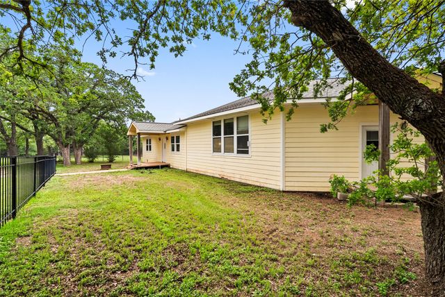 1389 Highway 290 E, Elgin, TX 78621