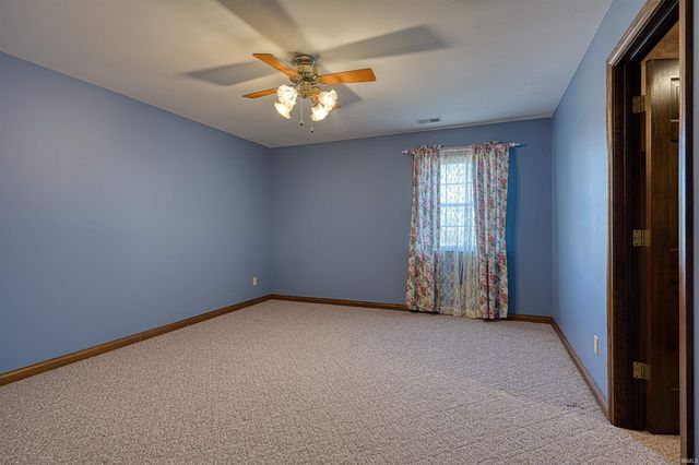 11145 W 800 S, Owensville, IN 47665