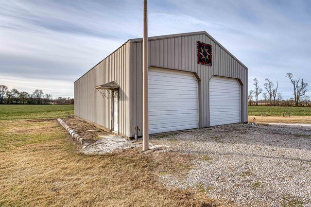 11145 W 800 S, Owensville, IN 47665