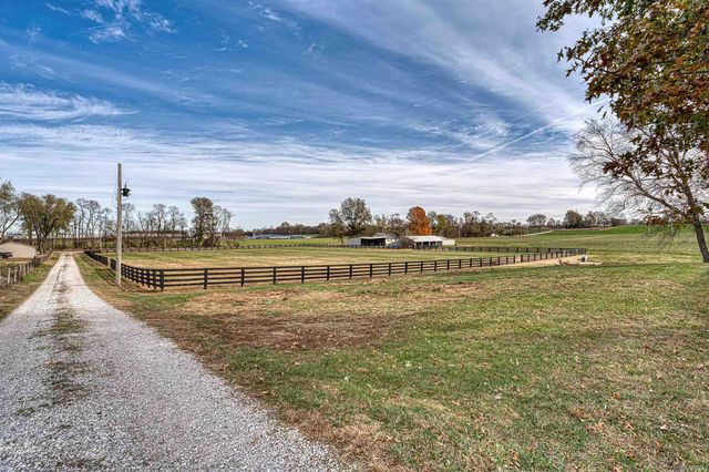 11145 W 800 S, Owensville, IN 47665