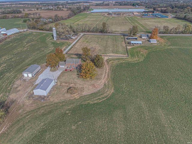 11145 W 800 S, Owensville, IN 47665