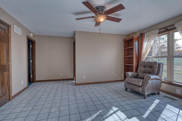 11145 W 800 S, Owensville, IN 47665