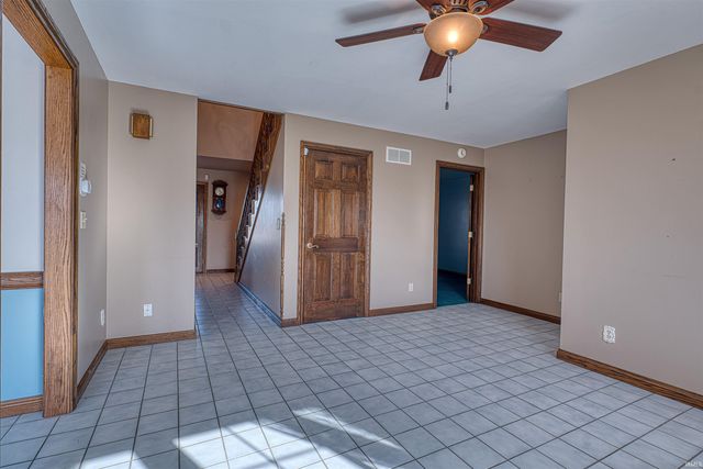 11145 W 800 S, Owensville, IN 47665