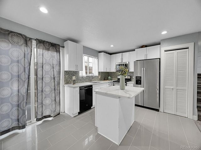 5447 E 111th Dr, Thornton, CO 80233