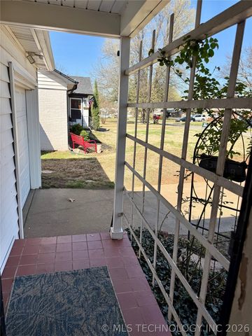 2358 S Delaware Court, Tulsa, OK 74114