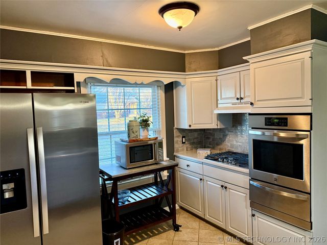 2358 S Delaware Court, Tulsa, OK 74114